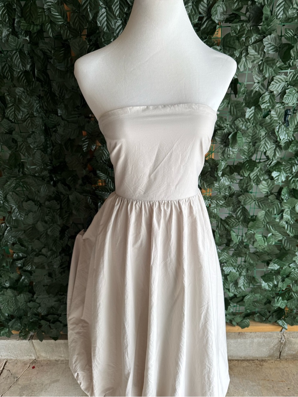Zara strapless bubble-hem midi dress in light taupe - size xs - Picture 5 of 16